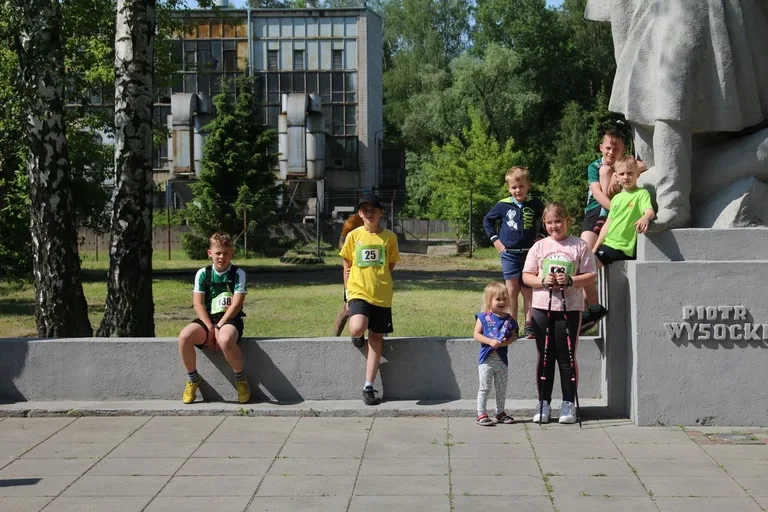 6. Bieg Pamięci Absolwentów Szkoły Podchorążych Piechoty. Kiedy sport spotyka historię... (zdjęcia)