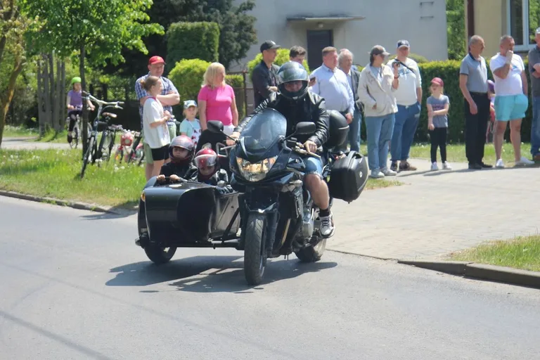 Magia dawnych czasów ożyła! Zlot samochodów klasycznych i zabytkowych w Ostrowi Mazowieckiej (zdjęcia)
