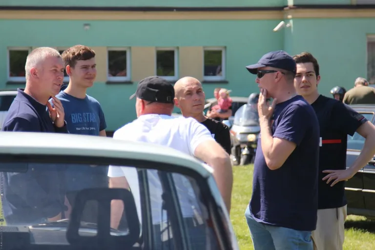 Magia dawnych czasów ożyła! Zlot samochodów klasycznych i zabytkowych w Ostrowi Mazowieckiej (zdjęcia)