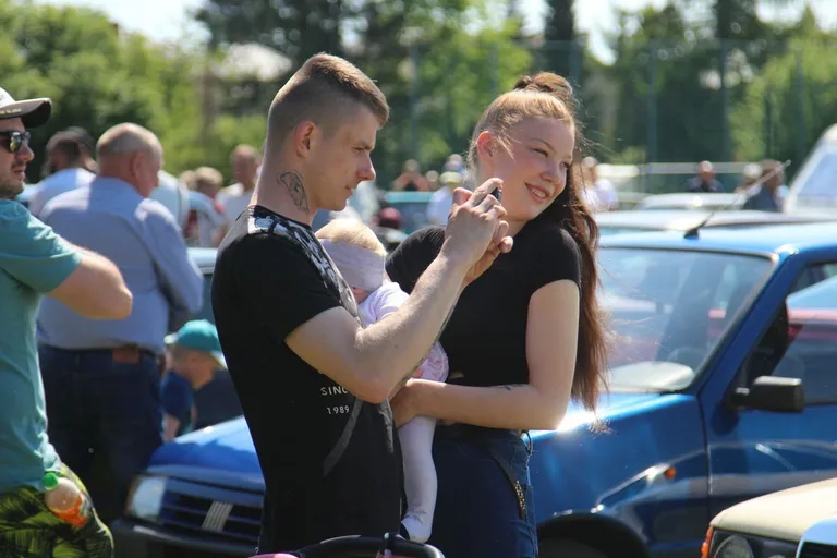Magia dawnych czasów ożyła! Zlot samochodów klasycznych i zabytkowych w Ostrowi Mazowieckiej (zdjęcia)