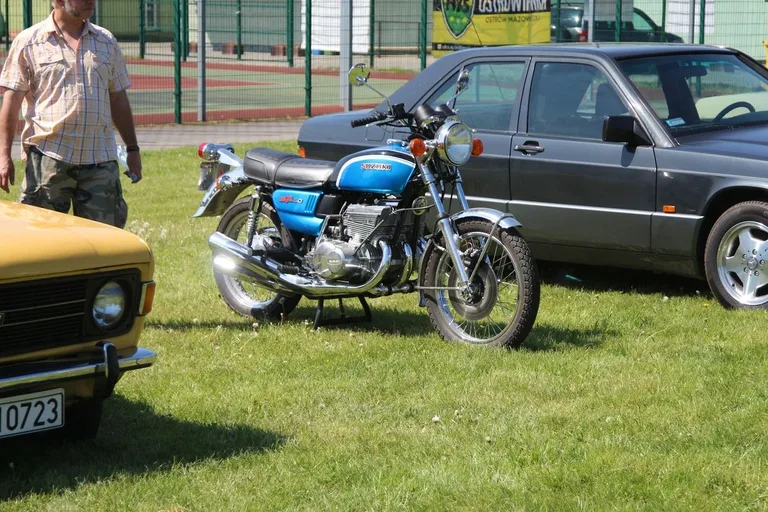 Magia dawnych czasów ożyła! Zlot samochodów klasycznych i zabytkowych w Ostrowi Mazowieckiej (zdjęcia)