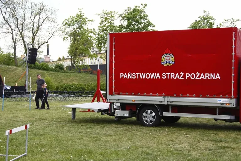 Ostrowska społeczność pokazuje swoje umiejętności na Strażackim Torze Przeszkód (zdjęcia)