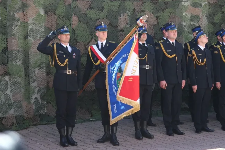 Uroczyste Obchody Dnia Strażaka w Ostrowi Mazowieckiej - honor, odznaczenia i wyróżnienia (zdjęcia)
