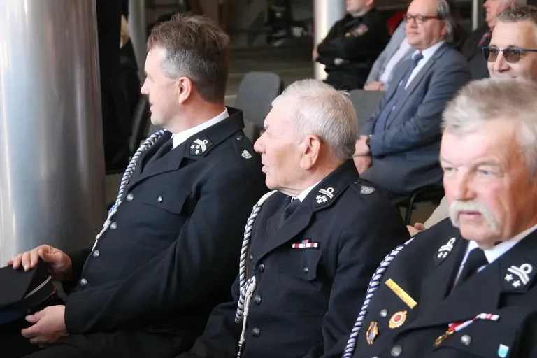 Uroczyste Obchody Dnia Strażaka w Ostrowi Mazowieckiej - honor, odznaczenia i wyróżnienia (zdjęcia)