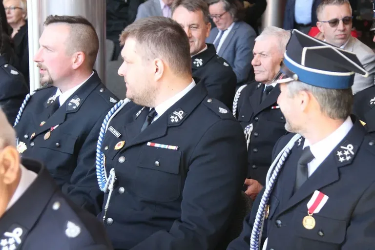 Uroczyste Obchody Dnia Strażaka w Ostrowi Mazowieckiej - honor, odznaczenia i wyróżnienia (zdjęcia)