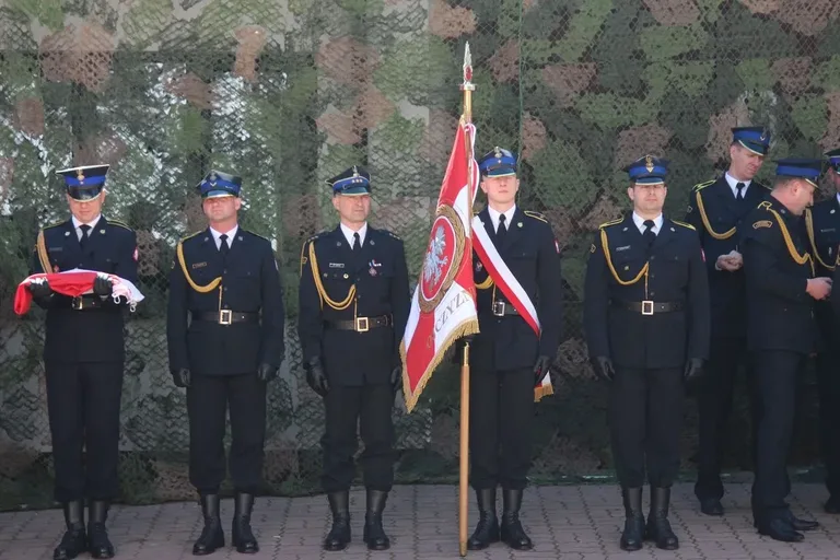 Uroczyste Obchody Dnia Strażaka w Ostrowi Mazowieckiej - honor, odznaczenia i wyróżnienia (zdjęcia)
