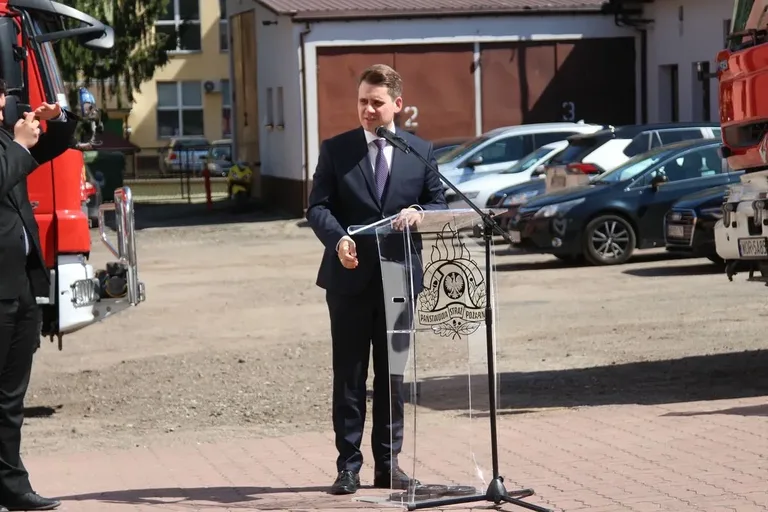 Uroczyste Obchody Dnia Strażaka w Ostrowi Mazowieckiej - honor, odznaczenia i wyróżnienia (zdjęcia)