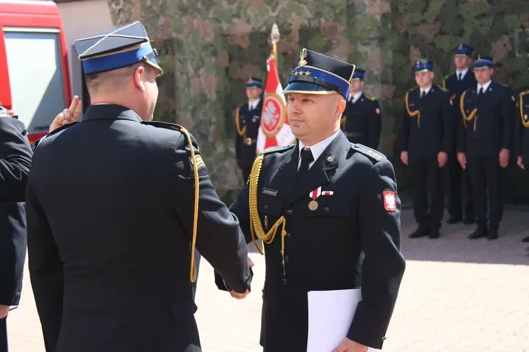 Uroczyste Obchody Dnia Strażaka w Ostrowi Mazowieckiej - honor, odznaczenia i wyróżnienia (zdjęcia)