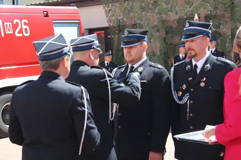 Uroczyste Obchody Dnia Strażaka w Ostrowi Mazowieckiej - honor, odznaczenia i wyróżnienia (zdjęcia)