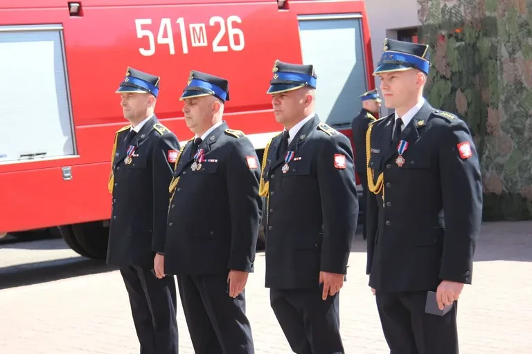 Uroczyste Obchody Dnia Strażaka w Ostrowi Mazowieckiej - honor, odznaczenia i wyróżnienia (zdjęcia)