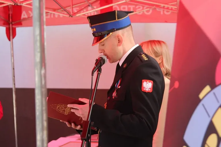 Uroczyste Obchody Dnia Strażaka w Ostrowi Mazowieckiej - honor, odznaczenia i wyróżnienia (zdjęcia)