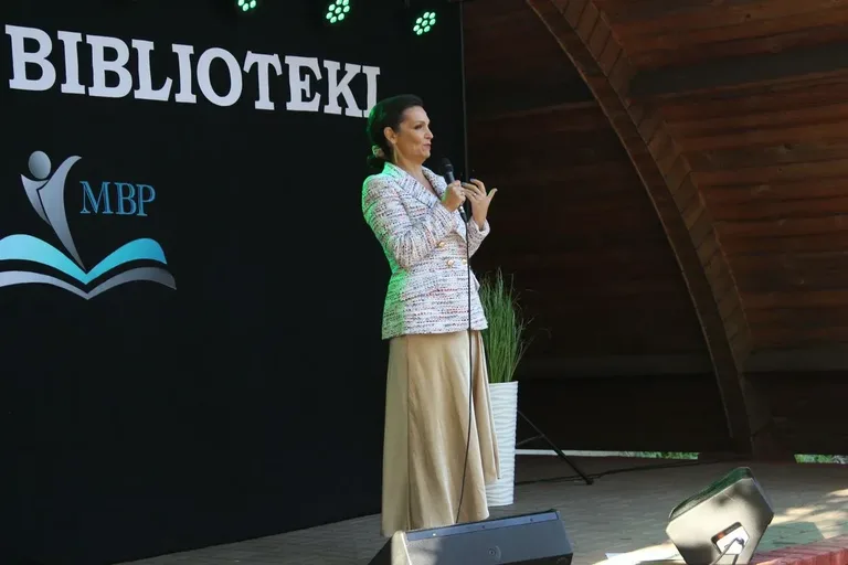 Olga Bończyk zaserwowała niezapomniany koncert z okazji jubileuszu 95-lecia biblioteki! (zdjęcia, wideo)