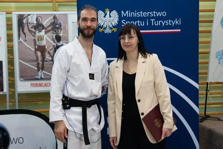 Olimpijscy mistrzowie wśród dzieci. Spotkanie z gwiazdami sportu w Bogutach-Piankach! (zdjęcia)
