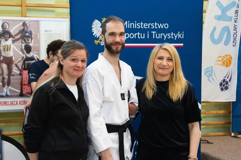 Olimpijscy mistrzowie wśród dzieci. Spotkanie z gwiazdami sportu w Bogutach-Piankach! (zdjęcia)
