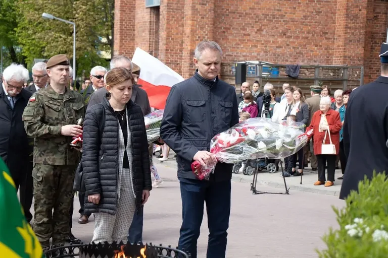 Pamięć o bohaterach - obchody rocznicy uchwalenia Konstytucji 3 maja w Ostrowi Mazowieckiej (zdjęcia)