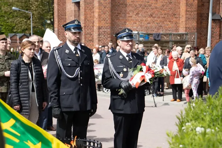 Pamięć o bohaterach - obchody rocznicy uchwalenia Konstytucji 3 maja w Ostrowi Mazowieckiej (zdjęcia)