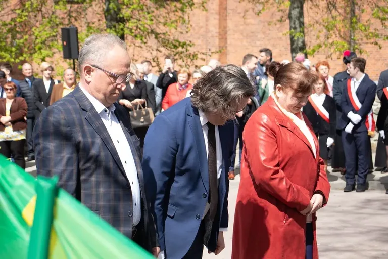 Pamięć o bohaterach - obchody rocznicy uchwalenia Konstytucji 3 maja w Ostrowi Mazowieckiej (zdjęcia)