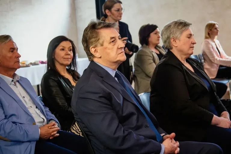 Ponad 248 tys. zł na projekty edukacyjne dla samorządów z powiatu ostrowskiego! (zdjęcia)