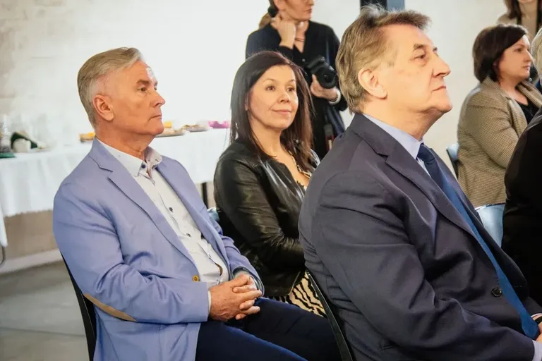 Ponad 248 tys. zł na projekty edukacyjne dla samorządów z powiatu ostrowskiego! (zdjęcia)