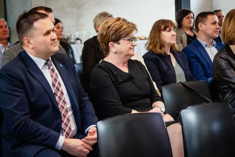 Ponad 248 tys. zł na projekty edukacyjne dla samorządów z powiatu ostrowskiego! (zdjęcia)