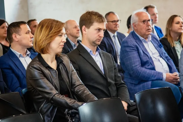 Ponad 248 tys. zł na projekty edukacyjne dla samorządów z powiatu ostrowskiego! (zdjęcia)