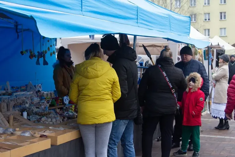 Jarmark Wielkanocny w Ostrowi Mazowieckiej – pyszne smaki i wspaniała zabawa! (zdjęcia, wideo)