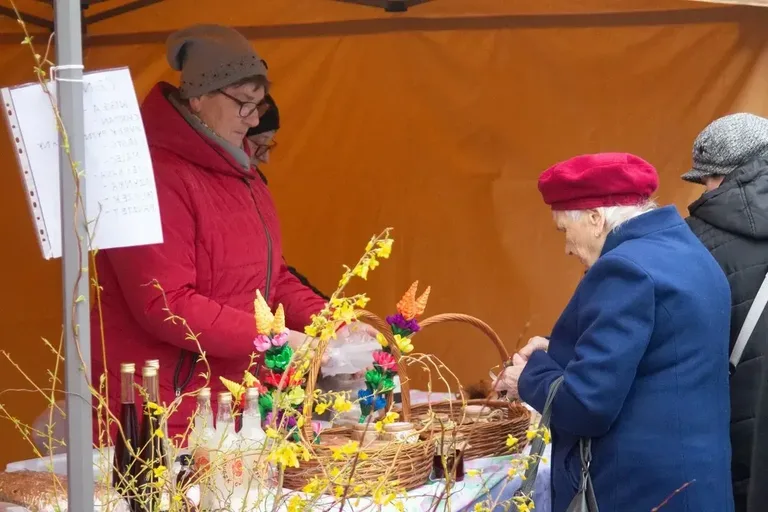 Jarmark Wielkanocny w Ostrowi Mazowieckiej – pyszne smaki i wspaniała zabawa! (zdjęcia, wideo)