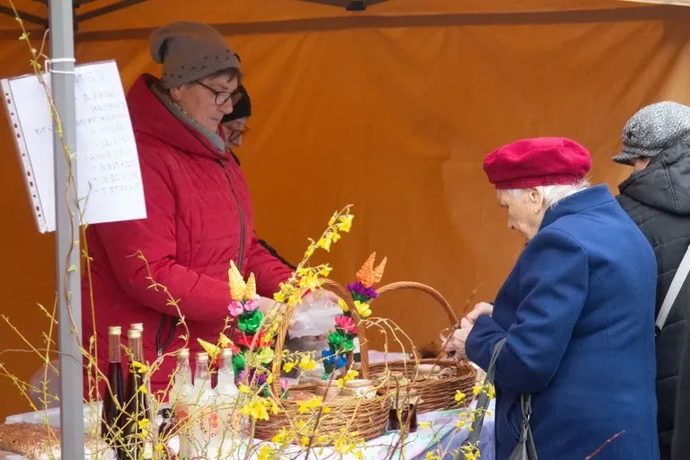 Jarmark Wielkanocny w Ostrowi Mazowieckiej – pyszne smaki i wspaniała zabawa! (zdjęcia, wideo)