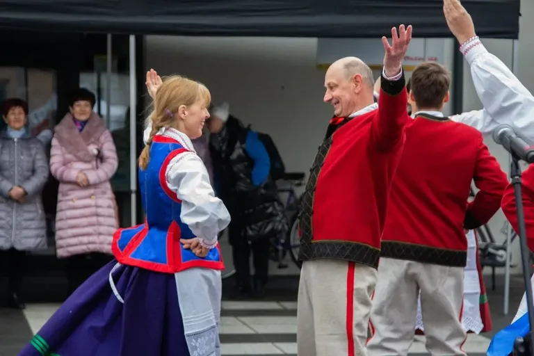 Jarmark Wielkanocny w Ostrowi Mazowieckiej – pyszne smaki i wspaniała zabawa! (zdjęcia, wideo)