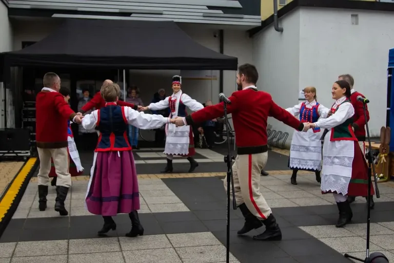 Jarmark Wielkanocny w Ostrowi Mazowieckiej – pyszne smaki i wspaniała zabawa! (zdjęcia, wideo)