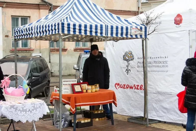 Jarmark Wielkanocny w Ostrowi Mazowieckiej – pyszne smaki i wspaniała zabawa! (zdjęcia, wideo)