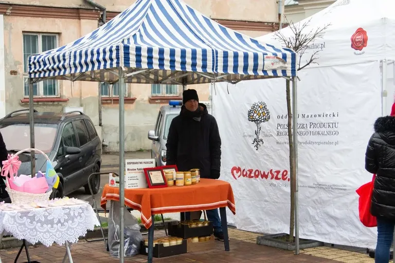 Jarmark Wielkanocny w Ostrowi Mazowieckiej – pyszne smaki i wspaniała zabawa! (zdjęcia, wideo)