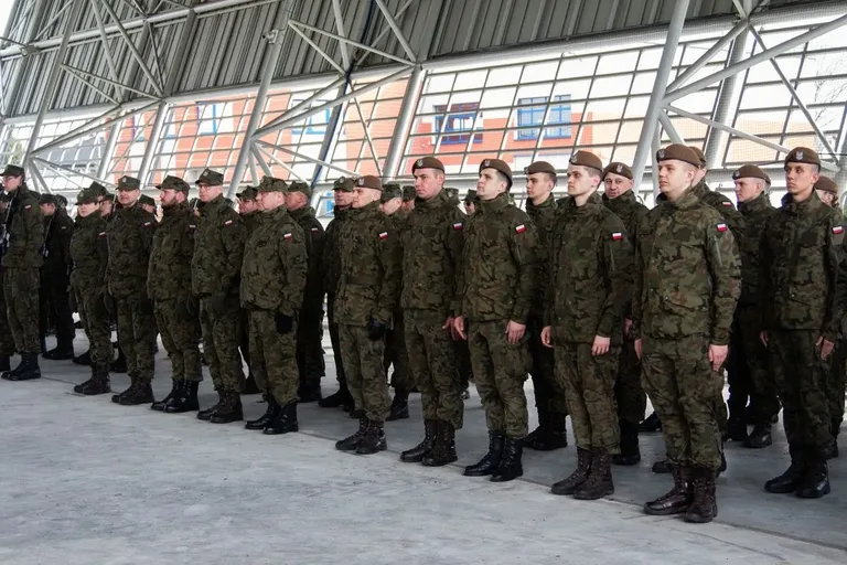 Uroczystość złożenia przysięgi wojskowej w Ostrowi Mazowieckiej - ważny moment dla żołnierzy (zdjęcia, wideo)