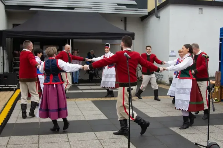 Jarmark Wielkanocny w Ostrowi Mazowieckiej – pyszne smaki i wspaniała zabawa! (zdjęcia, wideo)