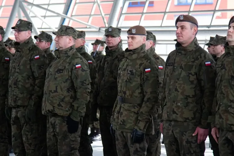 Uroczystość złożenia przysięgi wojskowej w Ostrowi Mazowieckiej - ważny moment dla żołnierzy (zdjęcia, wideo)