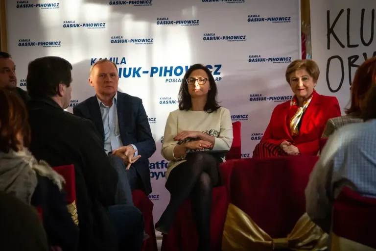 Politycy spotkali się z mieszkańcami Ostrowi Mazowieckiej (zdjęcia)