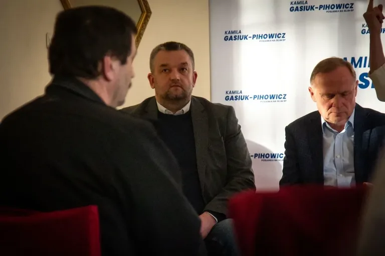 Politycy spotkali się z mieszkańcami Ostrowi Mazowieckiej (zdjęcia)