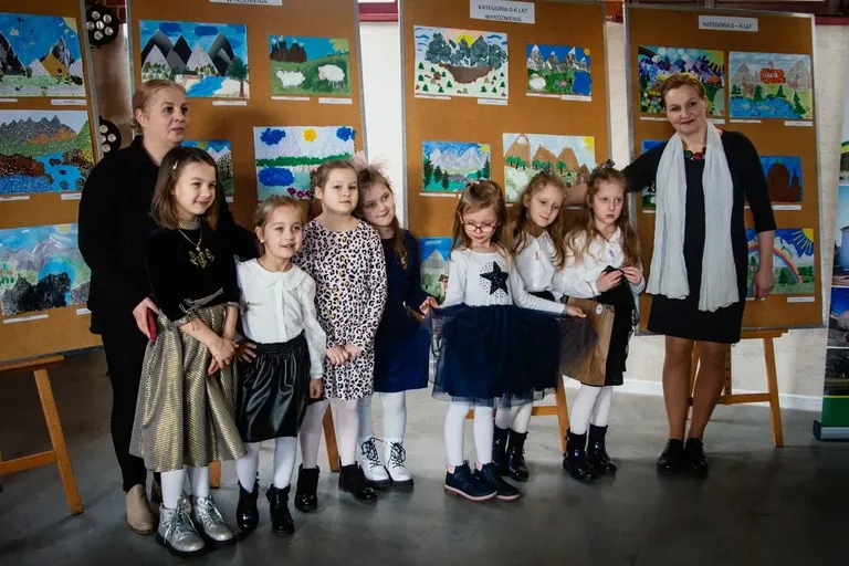 XVII Powiatowy Konkurs Plastyczny "Krajobraz polski" - "Pejzaż górski w kolażu" rozstrzygnięty! (zdjęcia)