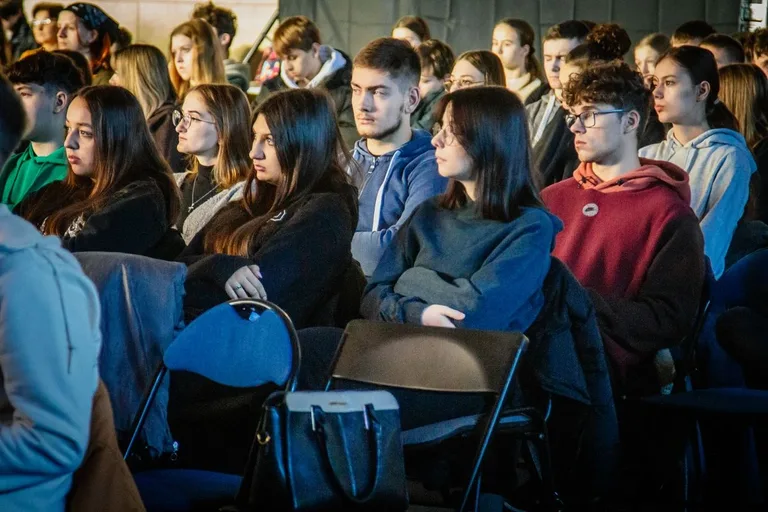 Młodzież z Ostrowi Mazowieckiej na rekolekcjach - w poszukiwaniu duchowej i moralnej mądrości (zdjęcia)