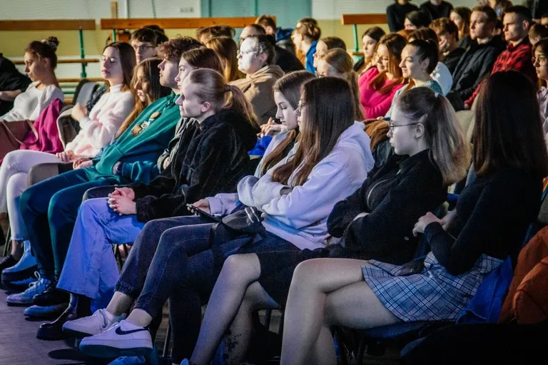 Młodzież z Ostrowi Mazowieckiej na rekolekcjach - w poszukiwaniu duchowej i moralnej mądrości (zdjęcia)