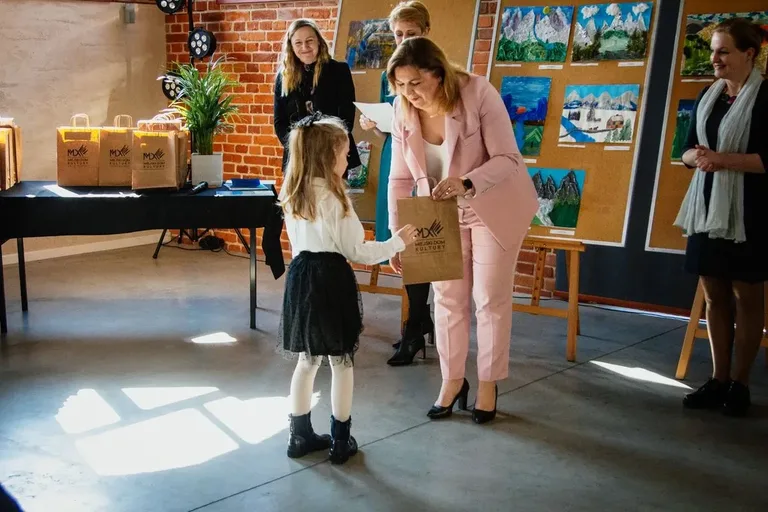 XVII Powiatowy Konkurs Plastyczny "Krajobraz polski" - "Pejzaż górski w kolażu" rozstrzygnięty! (zdjęcia)