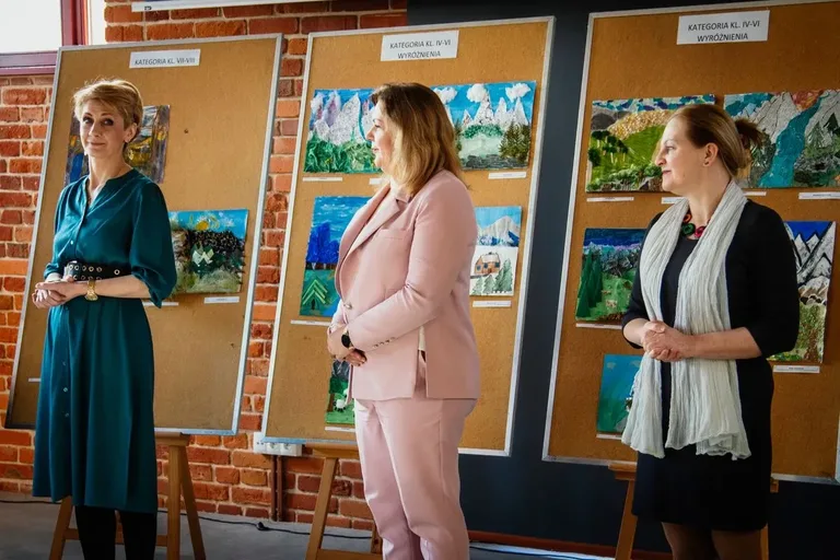 XVII Powiatowy Konkurs Plastyczny "Krajobraz polski" - "Pejzaż górski w kolażu" rozstrzygnięty! (zdjęcia)