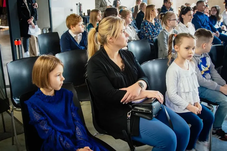 XVII Powiatowy Konkurs Plastyczny "Krajobraz polski" - "Pejzaż górski w kolażu" rozstrzygnięty! (zdjęcia)