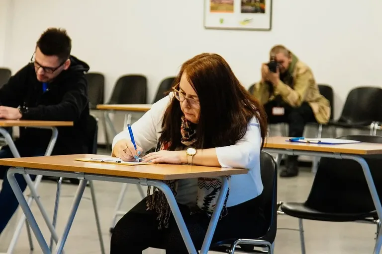 IV Ostrowskie Dyktando za nami. Była to okazja do rozwijania kompetencji językowych! (zdjęcia)