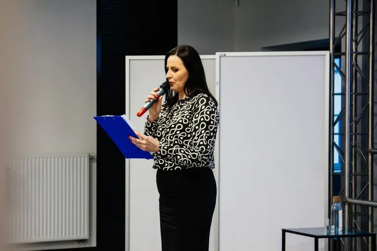 IV Ostrowskie Dyktando za nami. Była to okazja do rozwijania kompetencji językowych! (zdjęcia)