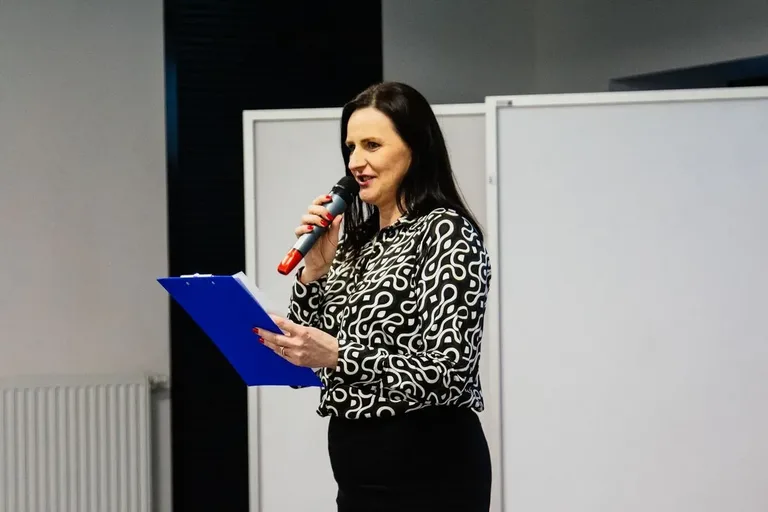 IV Ostrowskie Dyktando za nami. Była to okazja do rozwijania kompetencji językowych! (zdjęcia)