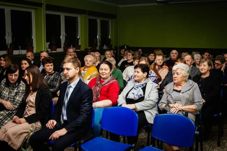 Trio "W Dobrym Tonie" zagrało koncert z okazji Dnia Kobiet w Bogutach-Piankach! (zdjęcia)