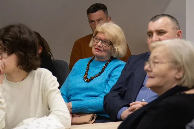 Andrzej Mierzwiński odkrywa legendy i podania ziemi ostrowskiej - spotkanie z cyklu "Ścieżki Historii i Tradycji" (zdjęcia)