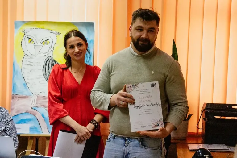 Pyszne ciasto i miła atmosfera - podsumowanie spotkania w Gminnej Bibliotece Publicznej w Małkini Górnej (zdjęcia, wideo)