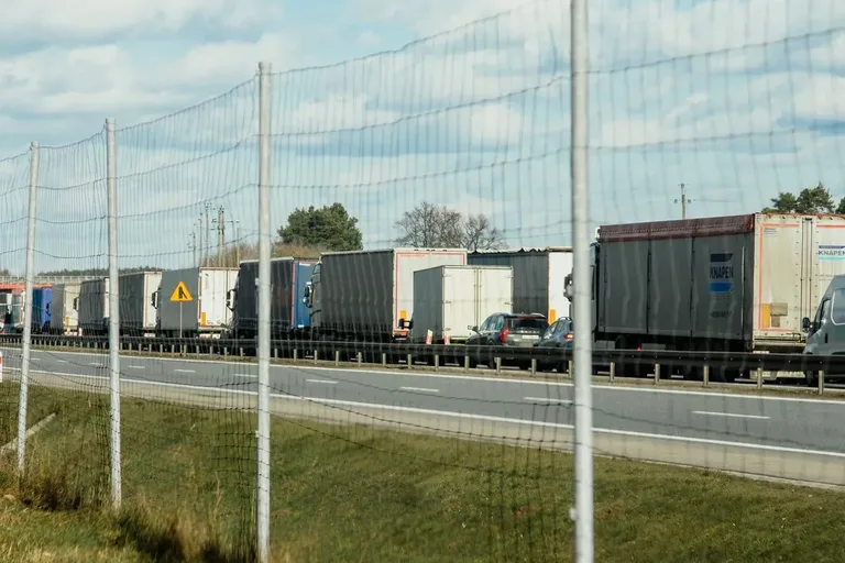 Ostrów Mazowiecka po raz kolejny walczy z korkami! Co jest przyczyną? (zdjęcia)